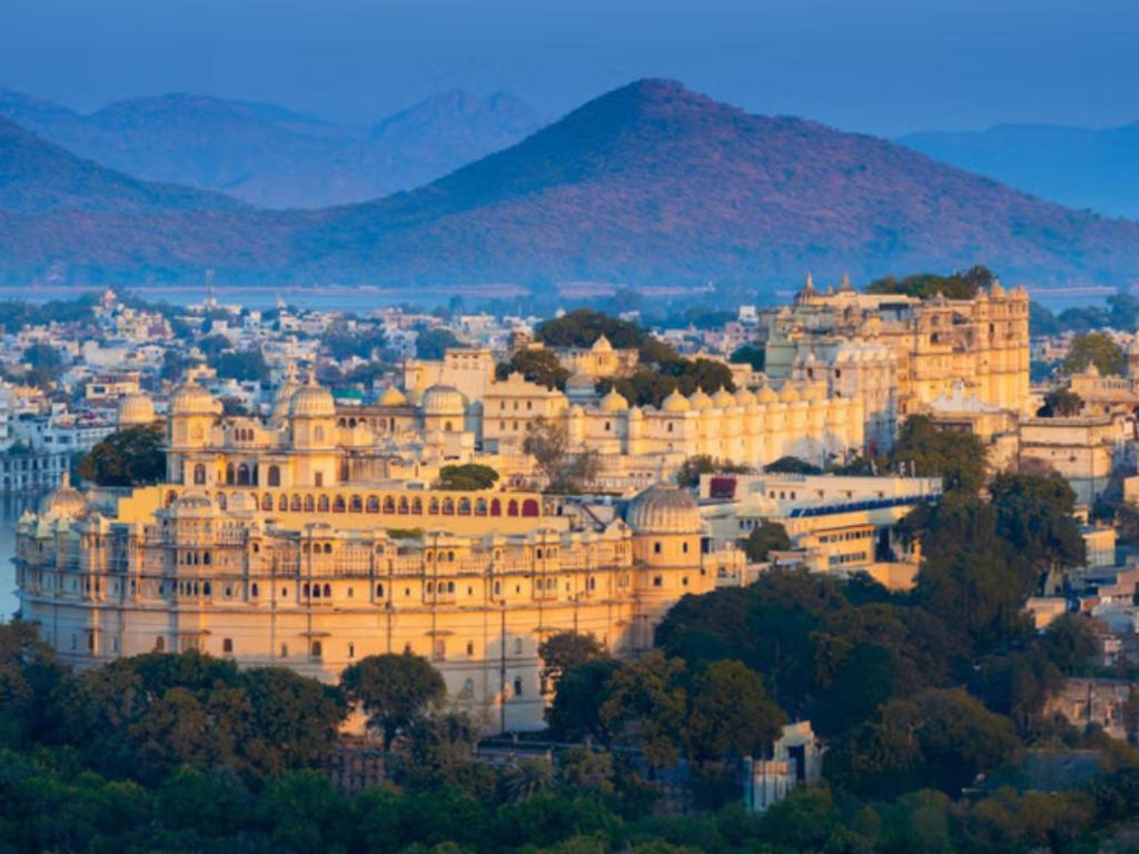Hotel Aaradhya Udaipur Buitenkant foto