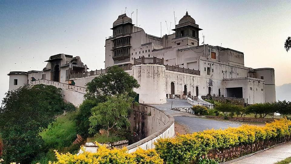 Hotel Aaradhya Udaipur Buitenkant foto